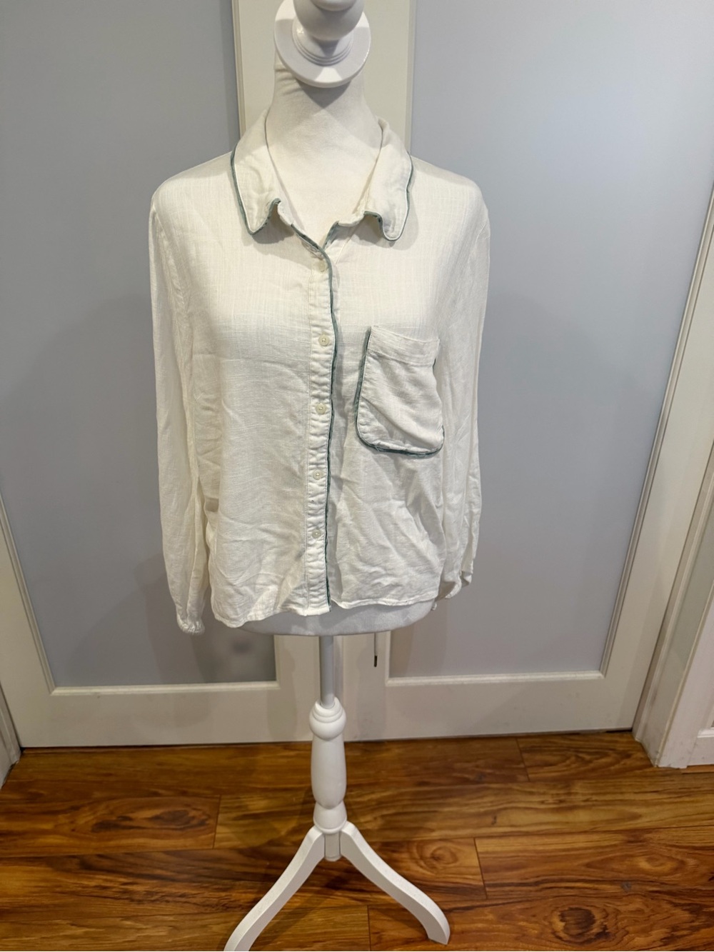 Sunday in Brooklyn White Linen-Look Top with Black Label Detail